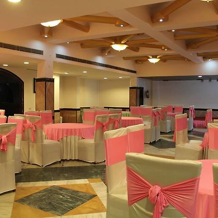 Gajraula Haveli Resort מראה חיצוני תמונה