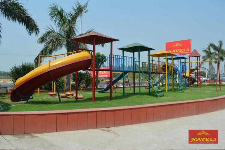 Gajraula Haveli Resort מראה חיצוני תמונה